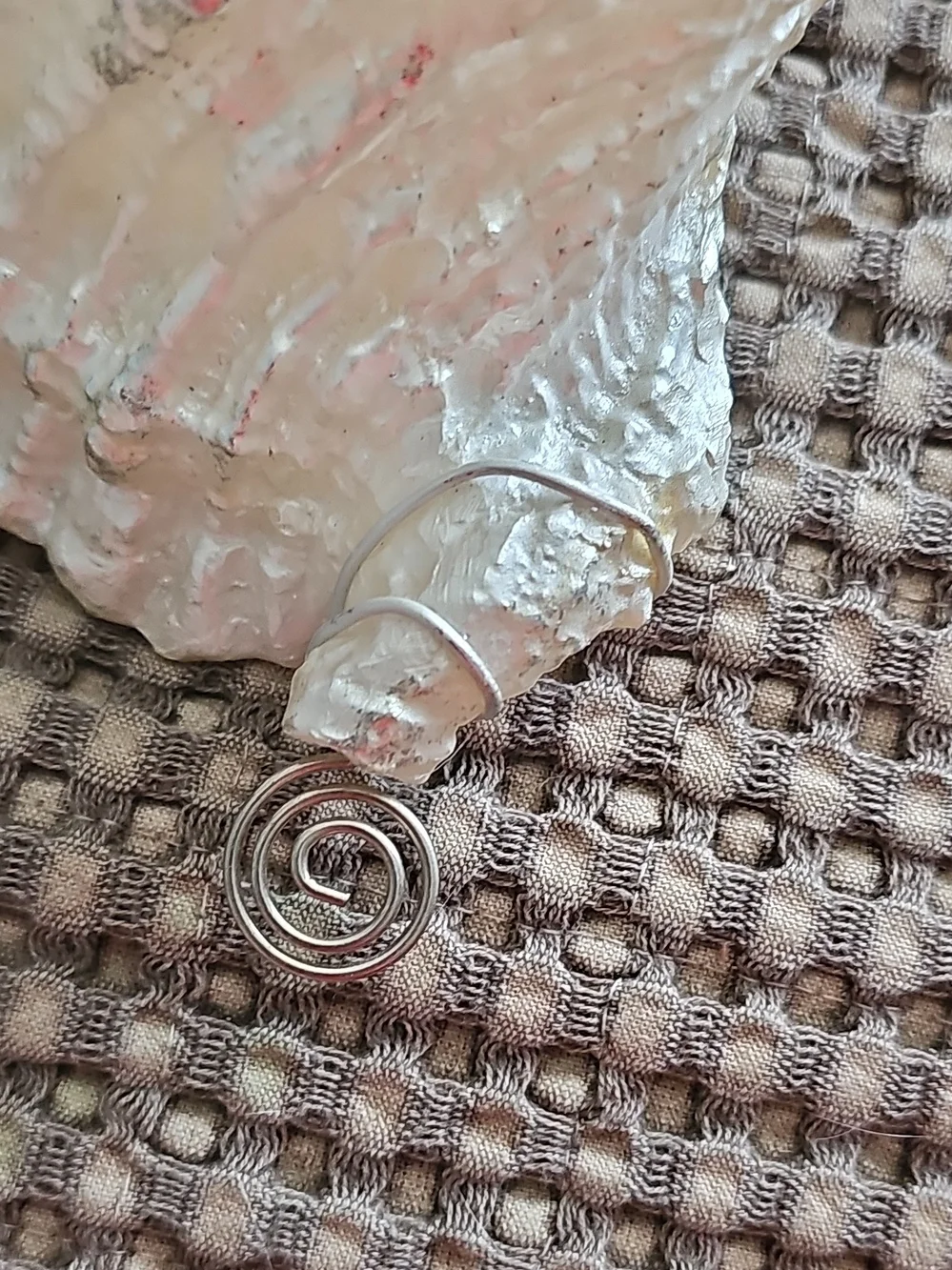 White Decorative Seashell Accent with LED Battery Compartment